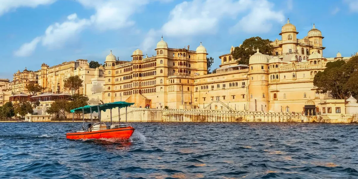 Three Days Jaipur Udaipur Tour Package